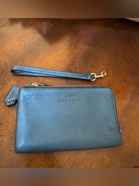 Coach Blue metallic Pebbled Leather Double Corner Zip Wallet Wristlet NWOT